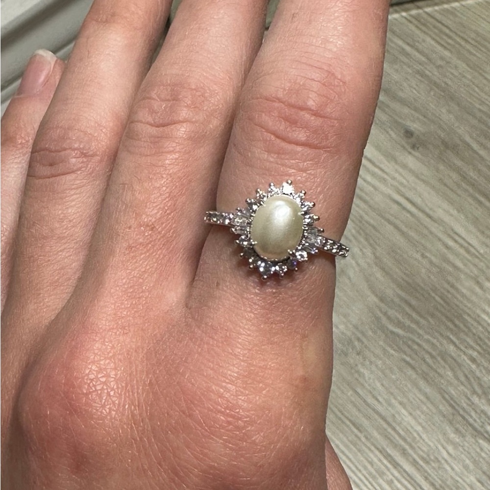 Lustrous Silver Pearl Halo Ring